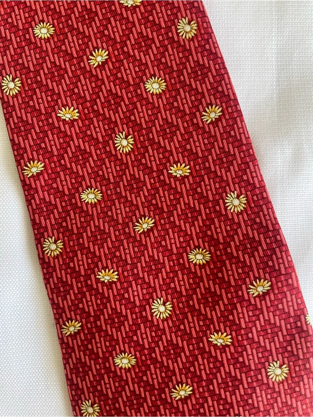 Salvatore Ferragamo Silk Tie – Red Floral Motif – Made in Italy